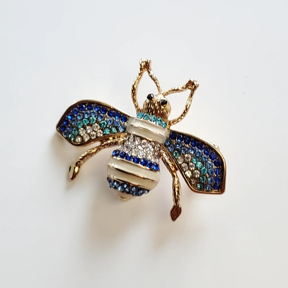 Curb Link Necklace with Bumble Bee Pendant and Matching Brooch